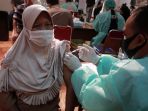 kapolri-kunjungi-sentra-vaksinasi-kompas-gramedia_20210701_185705.jpg