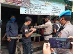 kapolsek-cengkareng-khoiri-ikut-menertibkan-warga-yang-menonton-rekontruksi.jpg