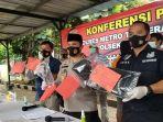 kapolsek-jatiuwung-kompol-aditya-sembiring-saat-merilis.jpg