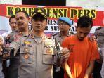 kapolsek-sunggal-kompol-yasir-ahmadi-saat-memaparkan-kasus-pembunuh.jpg