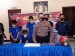 kapolsek-ujung-pandang-akp-baga-saat-menggelar-konferensi-pers.jpg