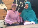 kapolsek-wedarijaksa-pati-akp-rochana-sulistiyaningrum-bersama-bripda-mira-indah-cahyani_20170926_143359.jpg
