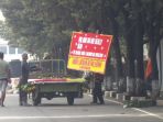 karangan-bunga-ahok_20170511_102706.jpg