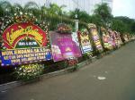 karangan-bunga-ibas-dan-aliya.jpg