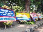 karangan-bunga-pmj-ade-armando.jpg
