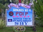 karangan-bunga-sby_20150409_062455.jpg