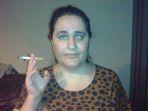 karen-kecanduan-makan-kapur-tulis-dan-puntung-rokok.jpg