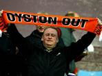 karl-oyston-haruskeluar_20150324_093405.jpg