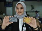 kartu-debit-bank-sulselbar-berlogo-gerbang-pembayaran-nasional_20180815_010716.jpg
