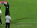 kartu-merah-ke-manajer-Timnas-Indonesia-Sumardji.jpg