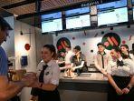 karyawan-mcd-rusia_baru.jpg