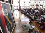 karyawan-ptdi-salat-gaib-dan-doa-bersama-untuk-alm-bj-habibie_20190912_214726.jpg