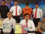 kasat-reskrim-iptu-arief-s-wibowo-preskon-kasus-korupsi.jpg