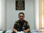 kasi-penkum-kejati-sumut-sumanggar-siagian-sh-mh_20180713_143129.jpg