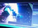 kasus-pencurian-uang-terekam-cctv-toko-rejeki-maumere.jpg