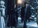 kate-beckinsale-dan-theo-james-dalam-underworld-blood-wars-2016.jpg