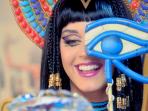 katy-perry-dark-horse-video-music_20141210_181450.jpg