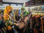 kaum-perempuan-menjadi-pelaku-wirausaha-pakaian-batik.jpg