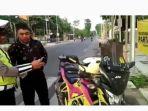 kawal-ambulan-ditilang-polisi-2.jpg
