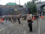 kawat-berduri-di-depan-mako_20170511_194725.jpg