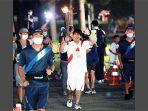 kazutomo-motegi-estafet-obor-olimpiade.jpg