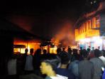 kebakaran-dekat-stasiun-citayam_20160508_225431.jpg