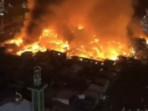 Detik-detik Kebakaran di Kemayoran Meluas, Warga Berlarian Selamatkan Diri