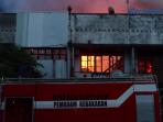 kebakaran-di-jalan-diponegoro-banda-aceh_20161016_192643.jpg
