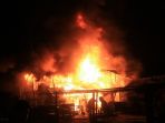 kebakaran-di-kawasan-pasar-segiri-samarinda_20180527_073946.jpg