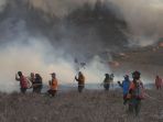 kebakaran-di-perbukitan-gunung-bromo_20180903_181954.jpg