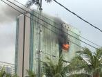 kebakaran-gedung-di-kelapa-gading_20160807_191223.jpg