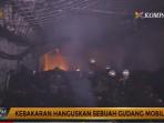 kebakaran-hanguskan-gudang-mobil-di-jakarta_20160902_125012.jpg