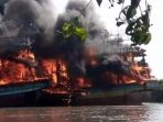 kebakaran-kapal-di-pelabuhan-juwana_20170716_071323.jpg