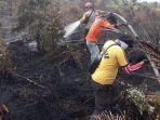 kebakaran-lahan-di-dusun-iv-desa-parit-baru-kecamatan-tambang.jpg