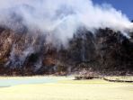 kebakaran-lahan-di-kawasan-kawah-putih-kabupaten-bandung_20191008_164410.jpg