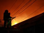 kebakaran-pasar-tengah-pontianak_20150821_233537.jpg