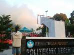 kebakaran-terjadi-di-bangunan-politeknik-negeri-banjarmasin-poliban1_20151115_120000.jpg