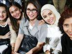 kebersamaan-meisya-siregar-mona-ratuliu-novita-anggie-ersa-mayori-dan-susi-pudjiastuti.jpg