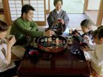 kebiasaan-makan-orang-orang-jepang_20181105_151609.jpg