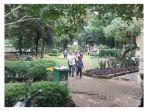 kebun-binatang-ragunan-diserbu.jpg