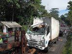 kecelakaan-beruntun-di-ampel.jpg