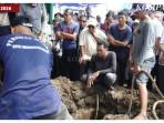 Suasana Pemakaman Jenazah Nur Ainia Korban Kecelakaan Kereta di Bekasi, Dedi Mulyadi Melayat