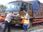 kecelakaan-dua-truk-tronton-di-km-34-tol-jagorawi_20170714_182327.jpg