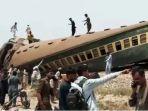 kecelakaan-kereta-api-di-pakistan-minggu-682023-1.jpg