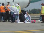 kedatangan-haji-embarkasi-di-bandara-adi-soemarmo-solo_20151005_093243.jpg