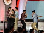 kedua-paslon-bersalaman-usai-debat-pilkada_20170413_113626.jpg