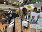 kegiatan-hiburan-berupa-alunan-musik-gambus-yang-dihadirkan-baznas-di-mall-kota-kasablanka.jpg
