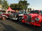 kegiatan-touring-mobil-kuno_20160621_084036.jpg