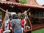 keikutsertaan-smk-pgri-2-kudus-di-festival-kuliner-endeus-festival.jpg