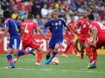 keisuke-honda-dikepunglawn_20150113_023824.jpg